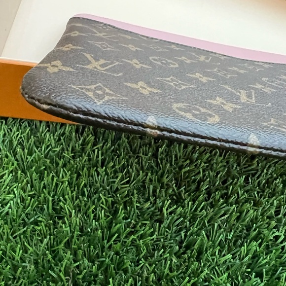 ❌SOLD❌Louis Vuitton Daily Pouch Monogram Rose Ballerine - Picture 11 of 16